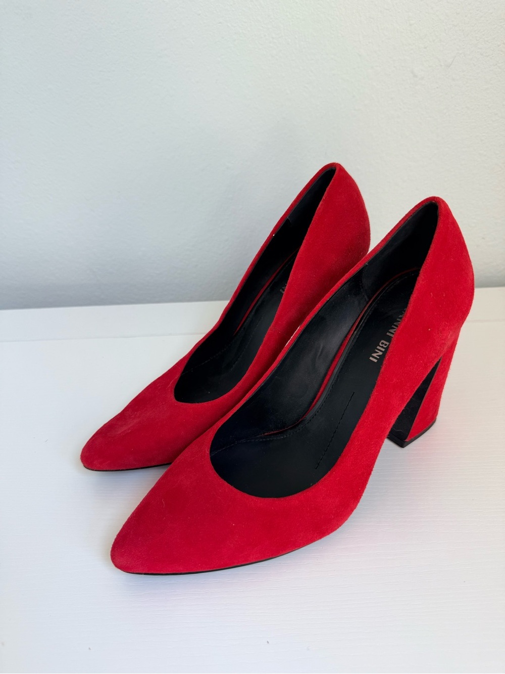 Gianni Bini Red Suede Pointed Toe Block Heel Pumps - Women’s US 9